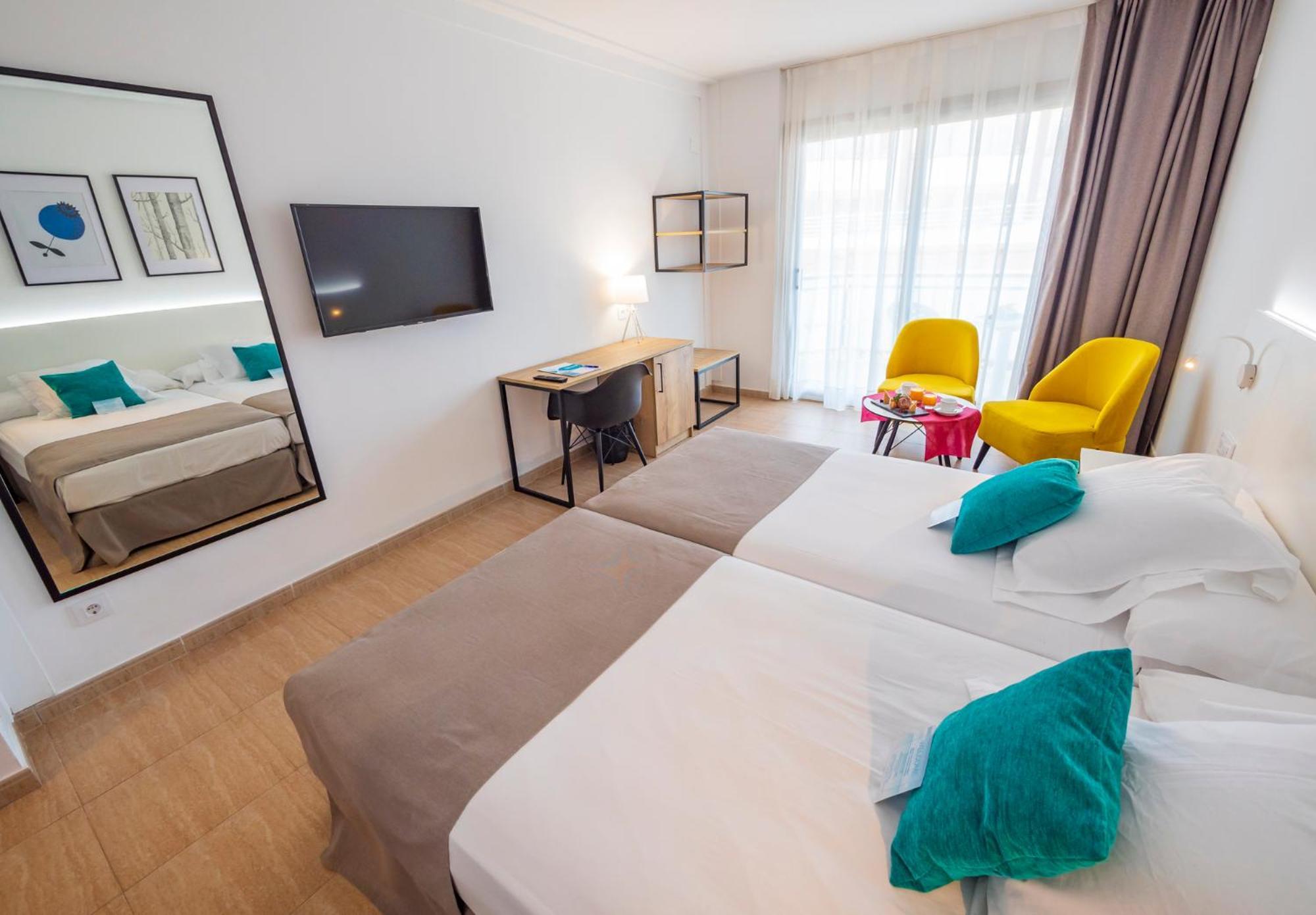 Hotel Dwo Sirius - Adults Only Santa Susanna Exterior foto
