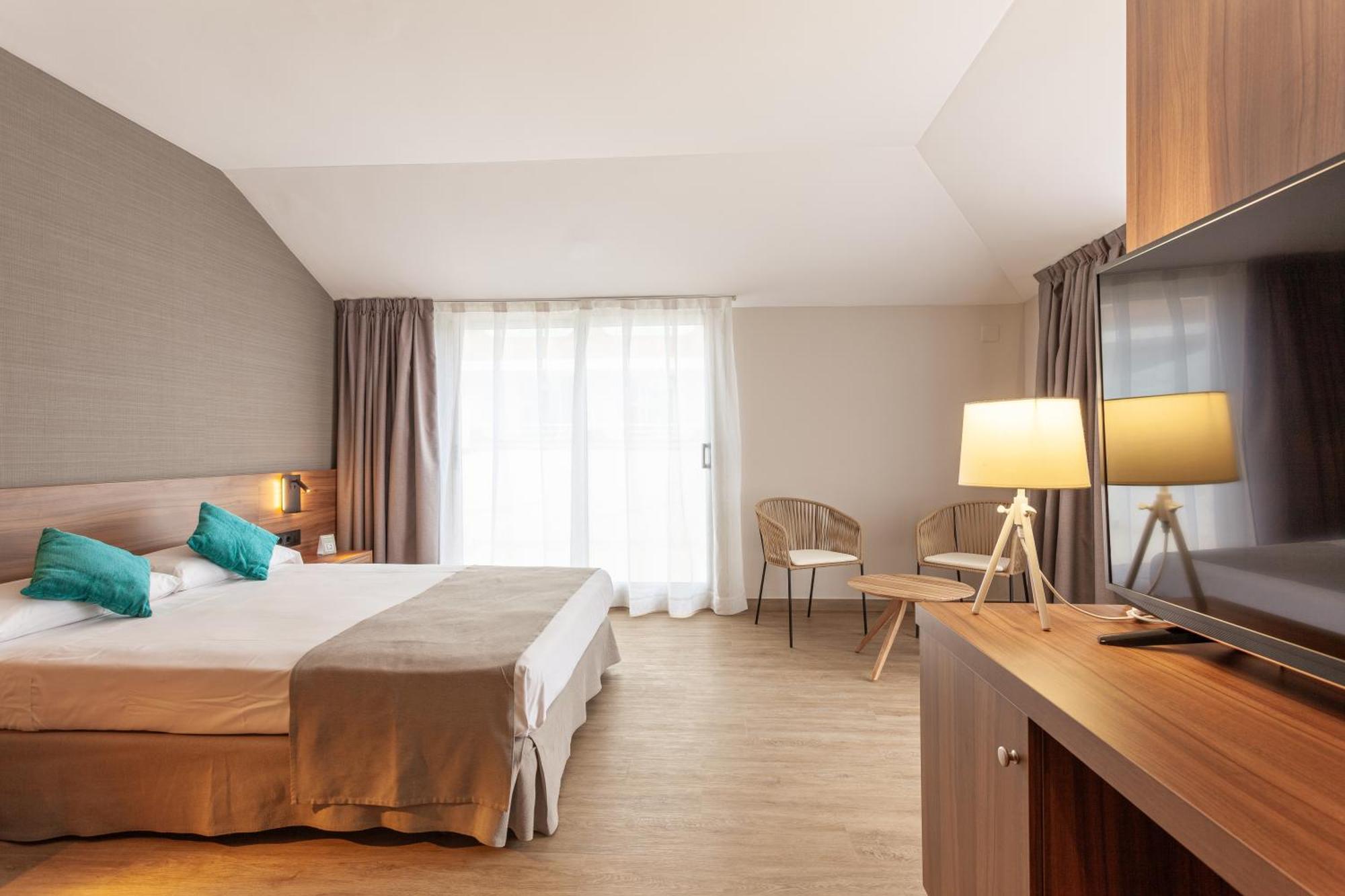 Hotel Dwo Sirius - Adults Only Santa Susanna Exterior foto